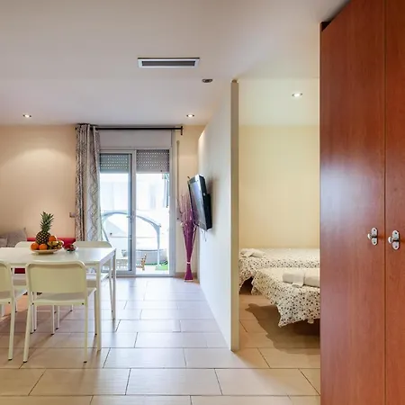 Sea & Beach Lloret Apartment *